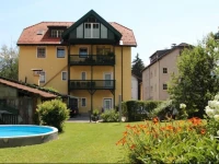 Riedz Apartments 