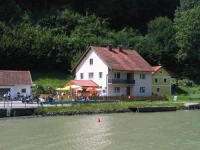 Idylle am Donauufer 