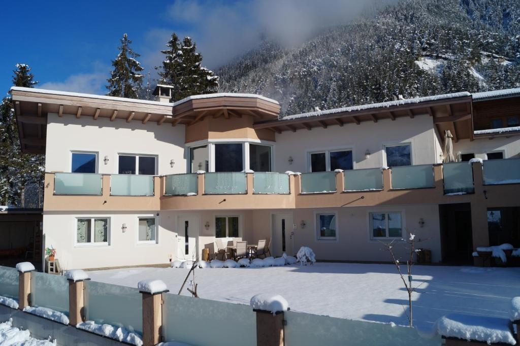 Hitchcock Apartment Stubai 