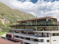 Josl Mountain Lounging Hotel 