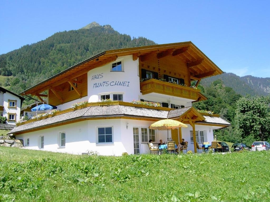 Haus Muntschnei 