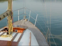 Segelyacht aus Holz 