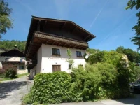 Apartment house near the lake 