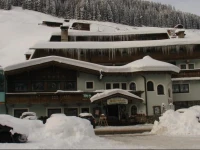 Familien- und Sporthotel HГ¶hlenstein 
