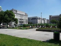 Designer Apartment In City Centre 