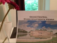 Grand Central Studio Apartments 