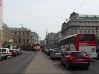 Opera-Karsplatz city central apartment 