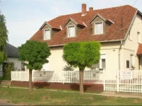 Maya VendГ©ghГЎz 