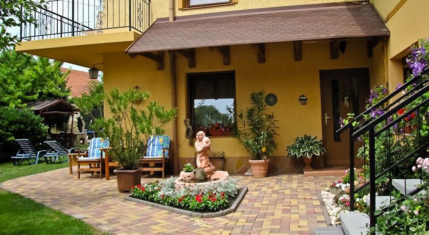 RГіzsa Apartman 