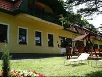 ApГЎt Hotel Г©s Г‰tterem 