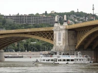 FehГ©r Apartman 