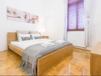 Oasis Apartments - Central Passage 
