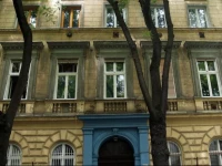 Romantic Garden Art Studio near Andrassy Avenue 
