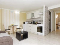Seven Trees Apartment 