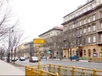 Vivid Rozsa Apartment 