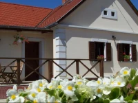 GyГјmГ¶lcsliget VendГ©hГЎz 