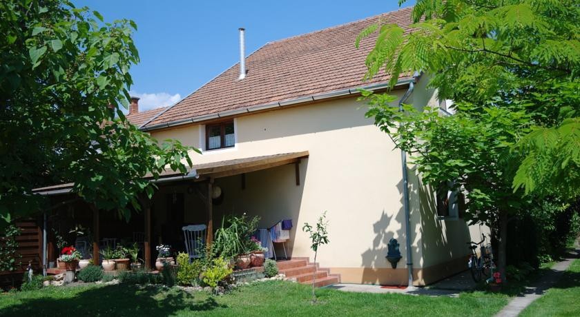 NГіra Apartman 