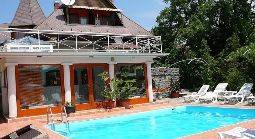 ZГ¶ld sziget ApartmanhГЎz 