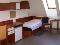 KГЎroly RГіbert DiГЎkhotel 