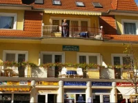 BГ¶tГ¶s Villa 