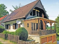 Holiday home TГЎbor Utca-Magyarhertelend 