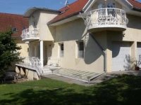 JankГі Apartman 