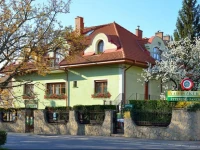 VadГЎszkГјrt PanziГі Г©s Г‰tterem 
