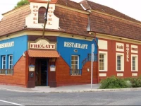 KalГіz Fregatt PanziГі & Г‰tterem 