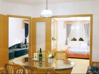 Azur & Smaragd ApartmanhГЎz 