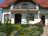 Eden Holiday Home 