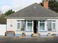 Beaches Youth Hostel 