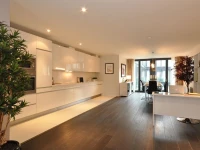 Your Base Dublin - Grand Canal Square 4*