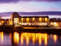 The Riverside Park Hotel 