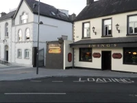 Ewings Bar & Accommodation 