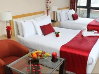 The Pier Hotel 