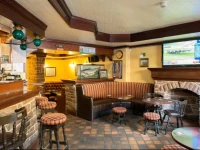 Larkins Pub, Restaurant, and B&B 