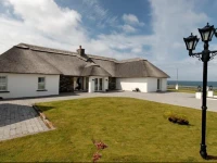 Red Cliff Lodge Restaurant and Seaview Suites 