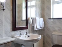 Devon Inn Hotel 
