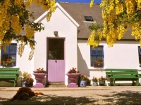 Clondanagh Cottage and Farm-on-the-Lake 4*