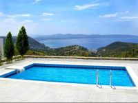 Evgoro Luxury Suites