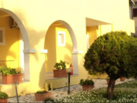 Roulas Studios & Apartment