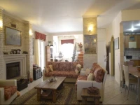 Nikitas-Agapi House 