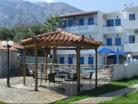 Chris Apartments