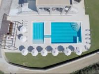 Niriides Luxury Villas