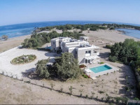 Cedar Bay Beachside Villas