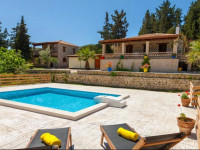 Liuba Houses