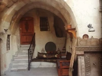 Explorer Cave Hotel 