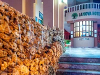 Lanova Hotel 