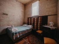 Born Hotel 