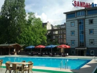 Sandal Hotel 
